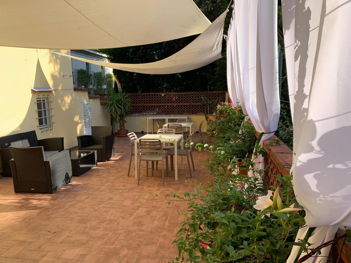 La Terrazza Di Via Elisa Bed and Breakfast Lucca Exteriör bild